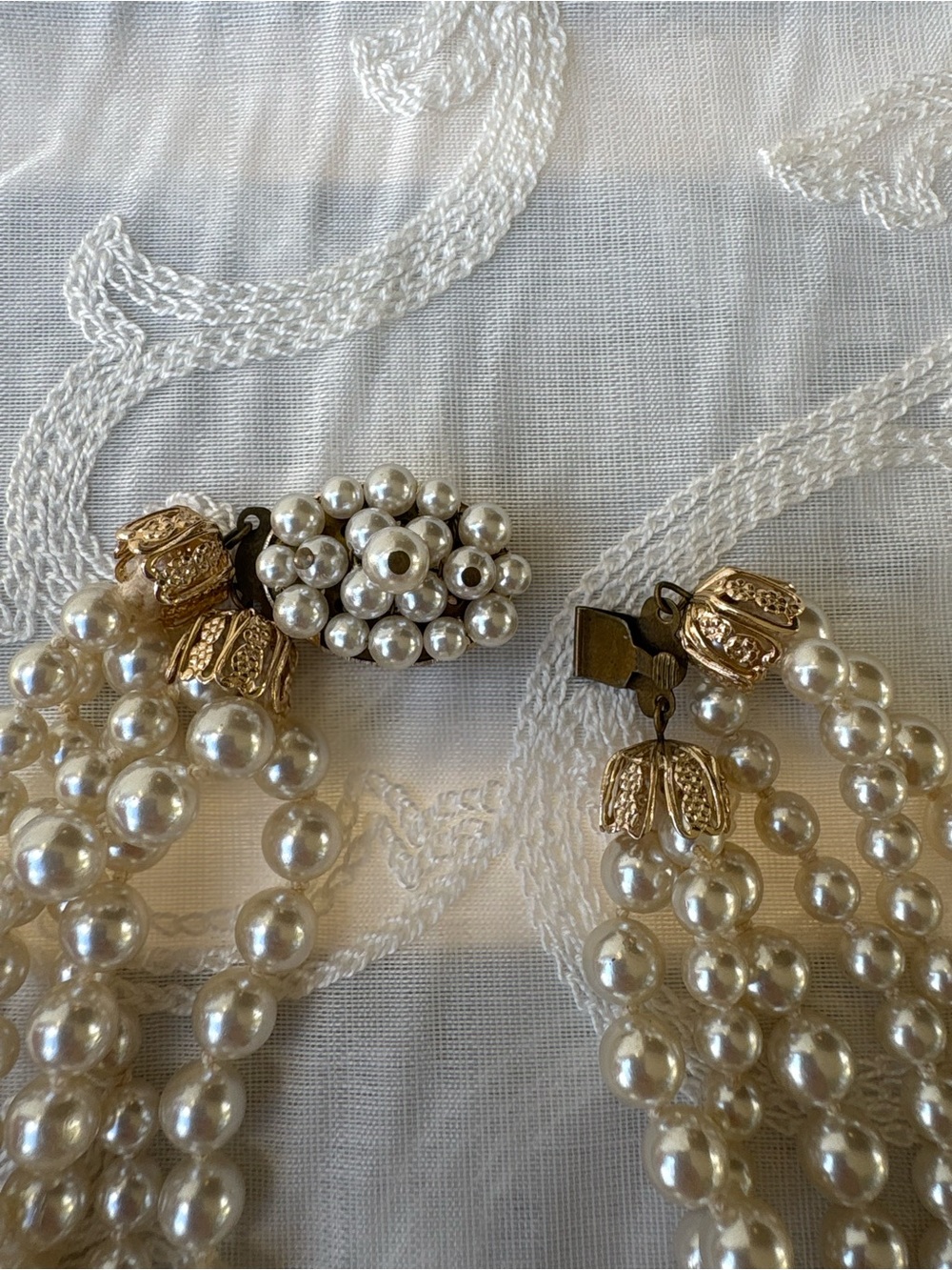 Vintage Multi-Strand Faux Pearl Necklace in Cream - Picture 4 of 6
